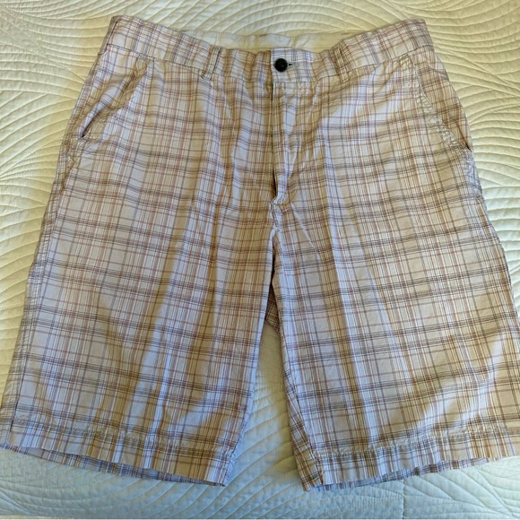 Perry Ellis Other - Perry Ellis Men’s White Plaid Shorts, 36